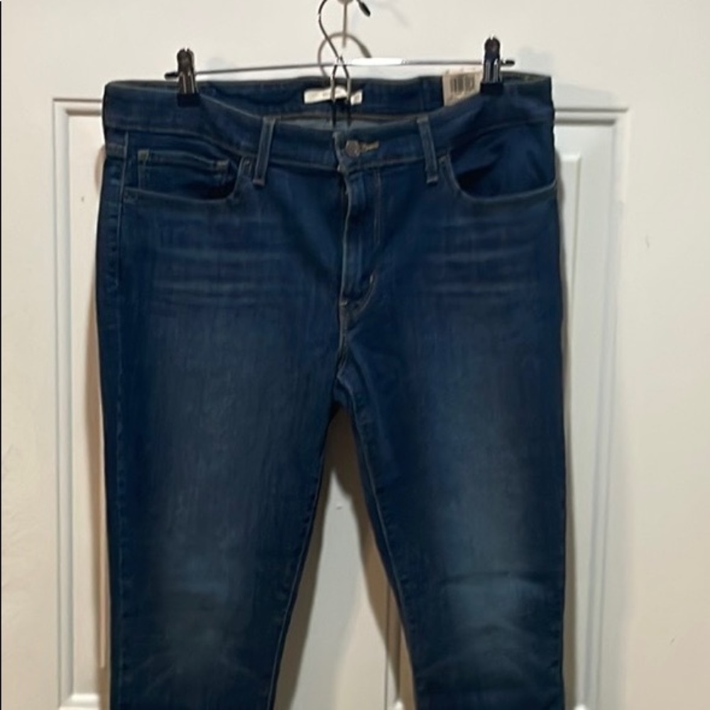 711 Levi’s skinny jeans